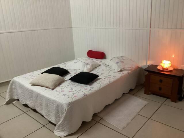 Appartement Dans Propriete Reposante Saint-Benoît 外观 照片